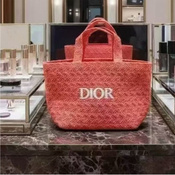 Dior beauty  gift Red Woven small Tote - Picture 3 of 10